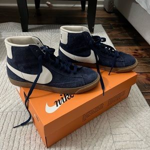 Nike women’s blazer sneakers
